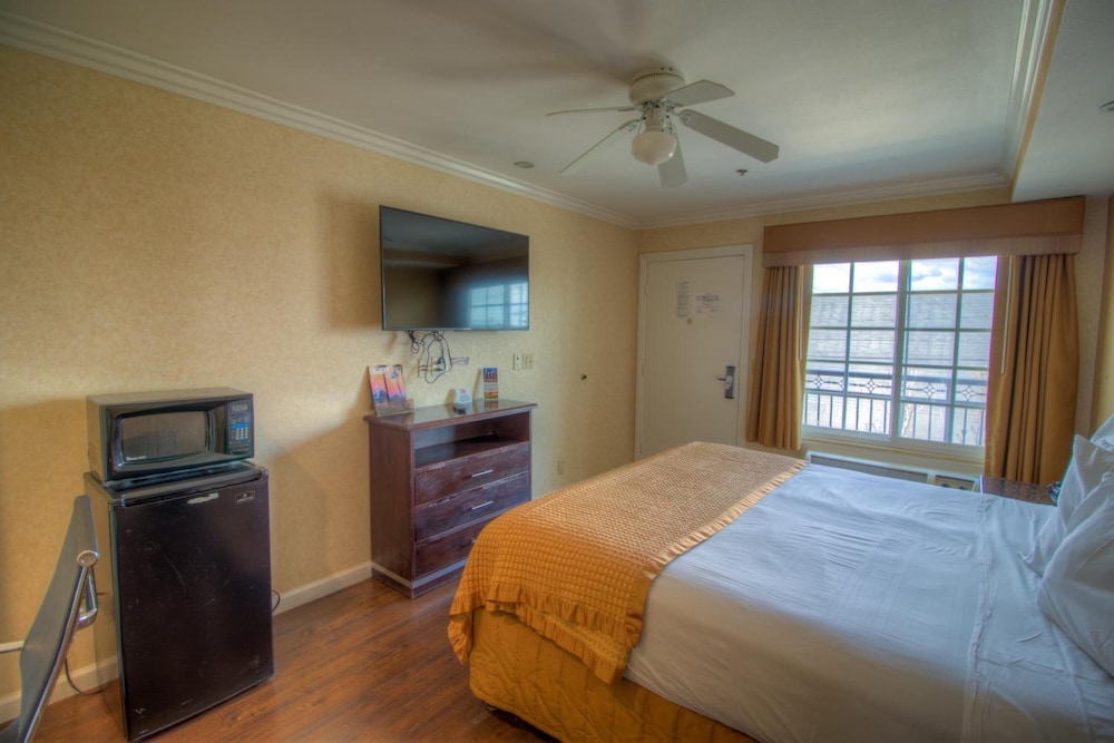 Princess Inn - Westminster / Huntington Beach 52/62