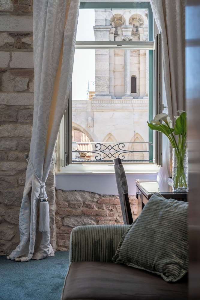 Heritage Hotel Antique Split 35/60