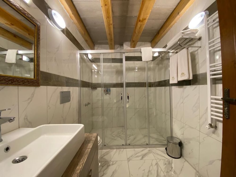 Mesken Cave Suites 47/50