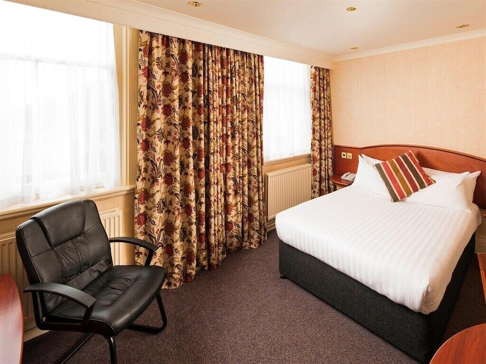 Room at Newton Park Country House Hotel, South Derbyshire