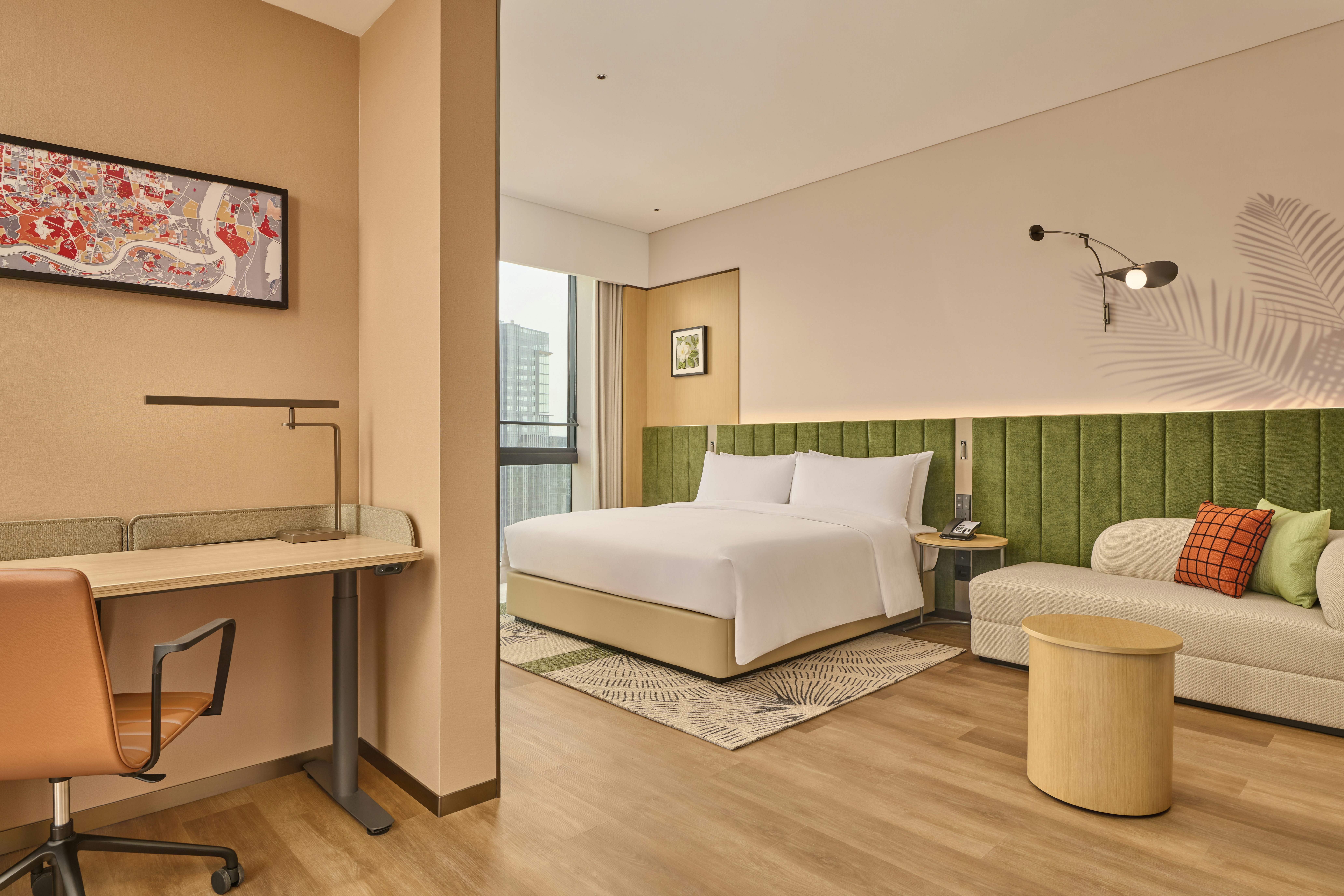 DELUXE, KING BED