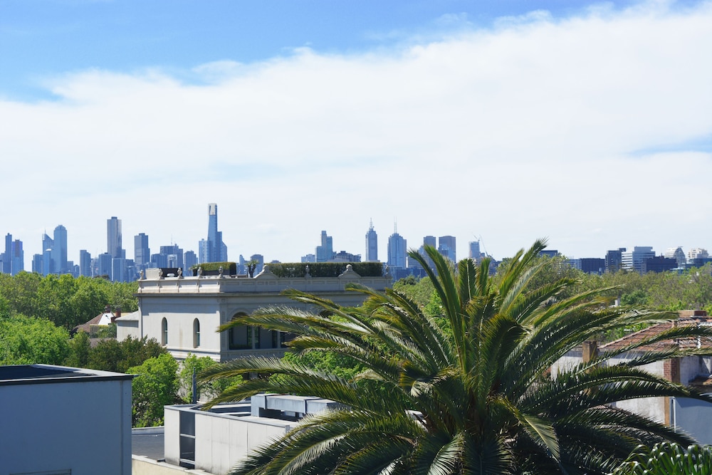 Novotel St Kilda 47/49