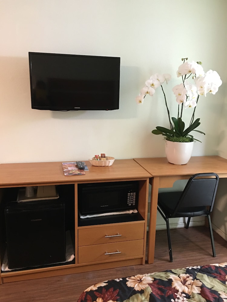 Oceanview Motel - Huntington Beach 6/50