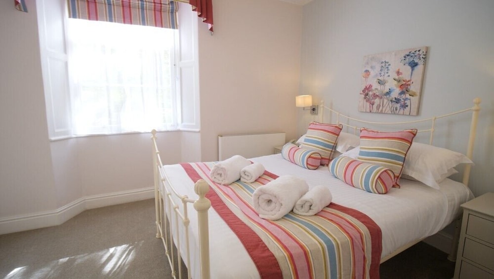 2 BEDROOMS, APARTMENT