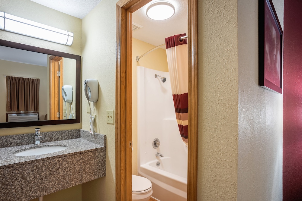 Red Roof Inn Des Moines 20/33