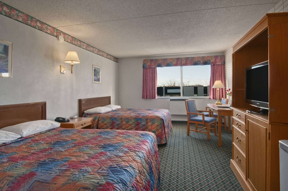 Travelodge by Wyndham Winnipeg Airport 18/37