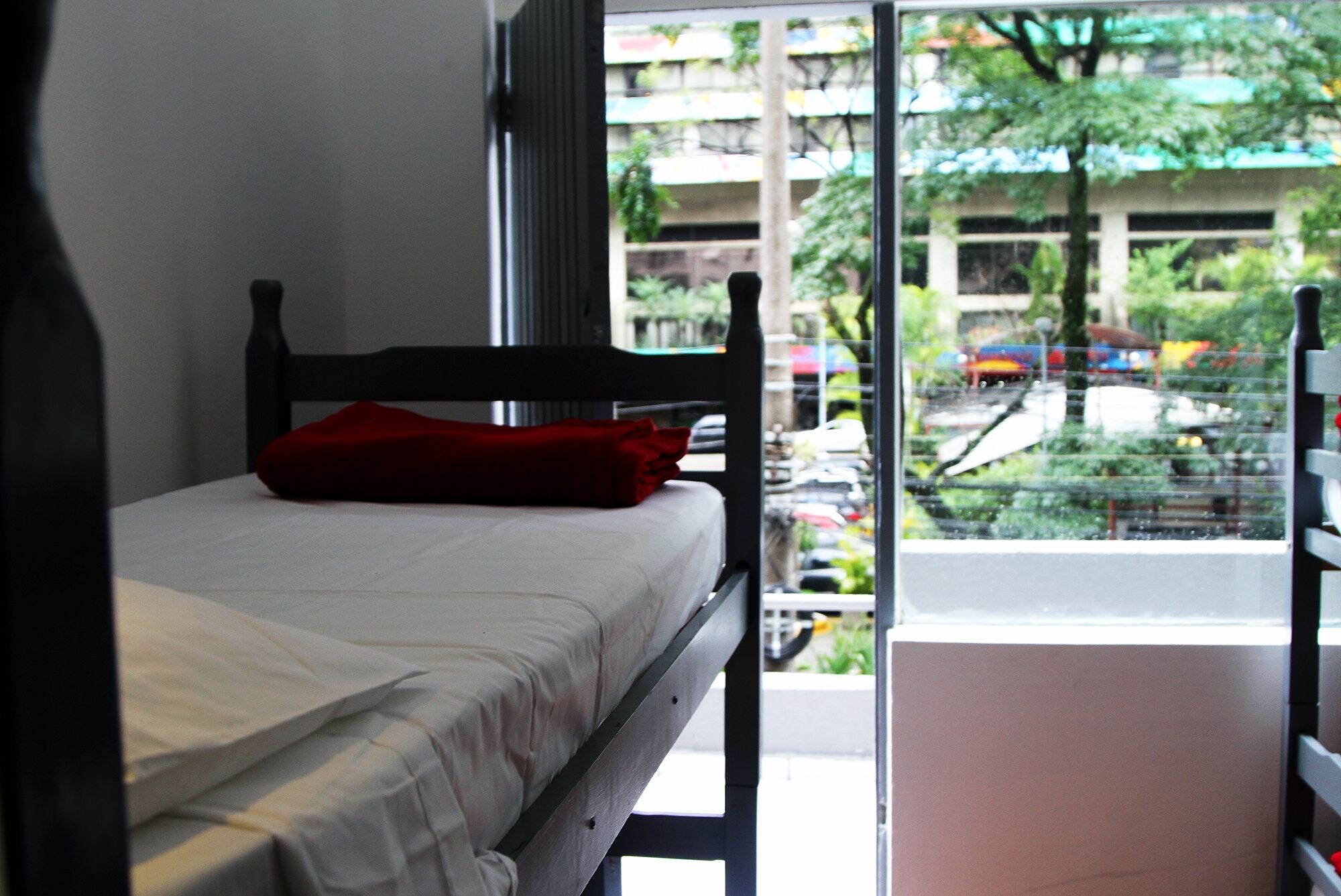 MIXED DORM, 8 BEDS, SHARED BATHROOM