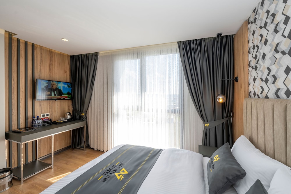Heaven Inn Airport Hotel 8/23