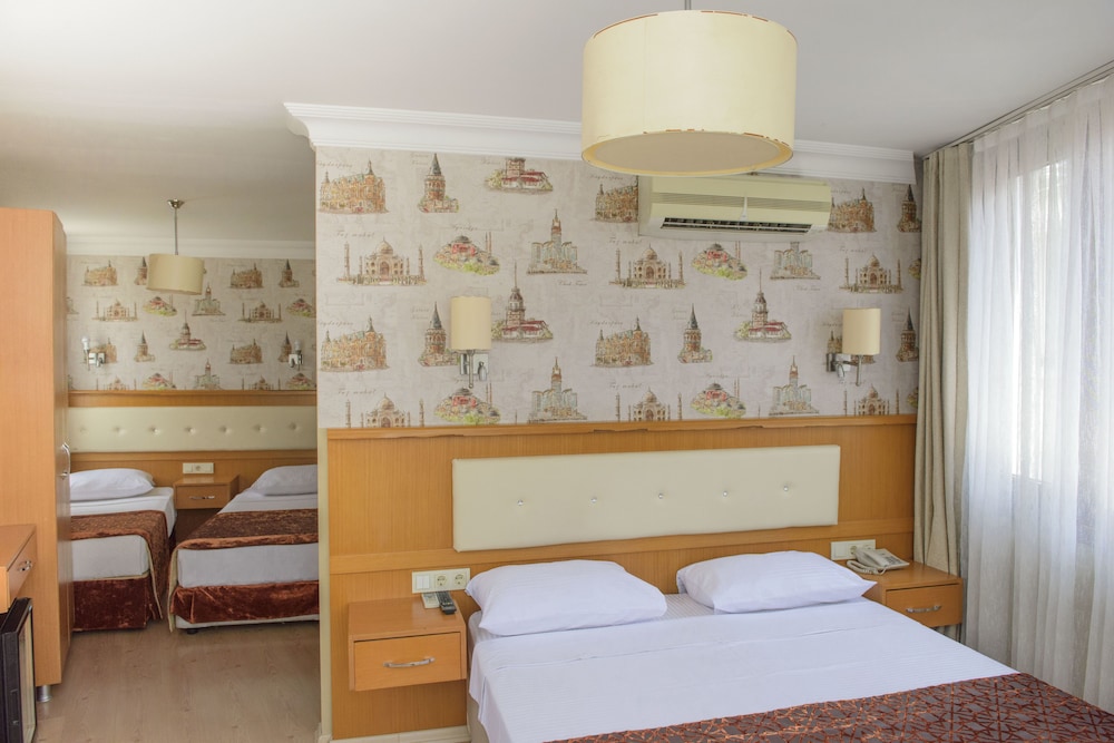 TAYA HATUN HOTEL 38/62