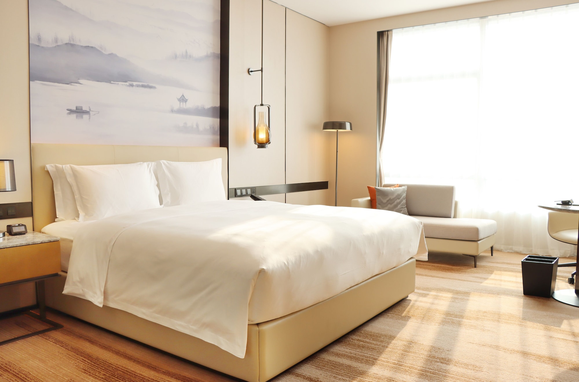 SUPERIOR, KING BED, CITY VIEW