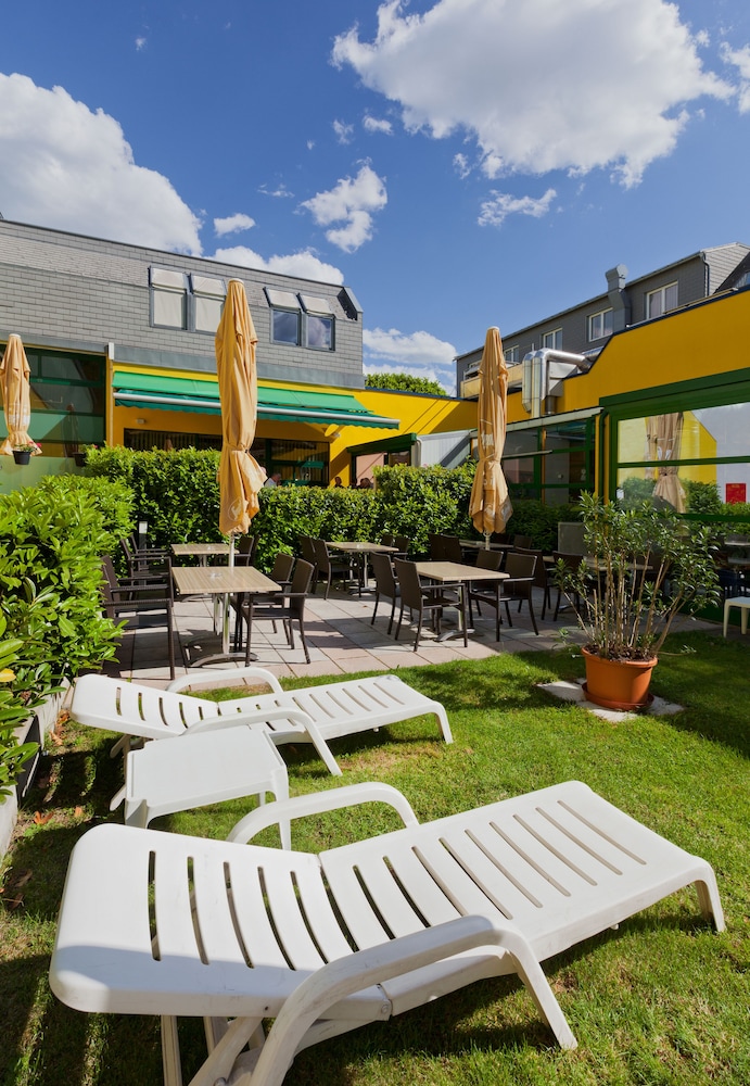 Vienna Sporthotel 62/67