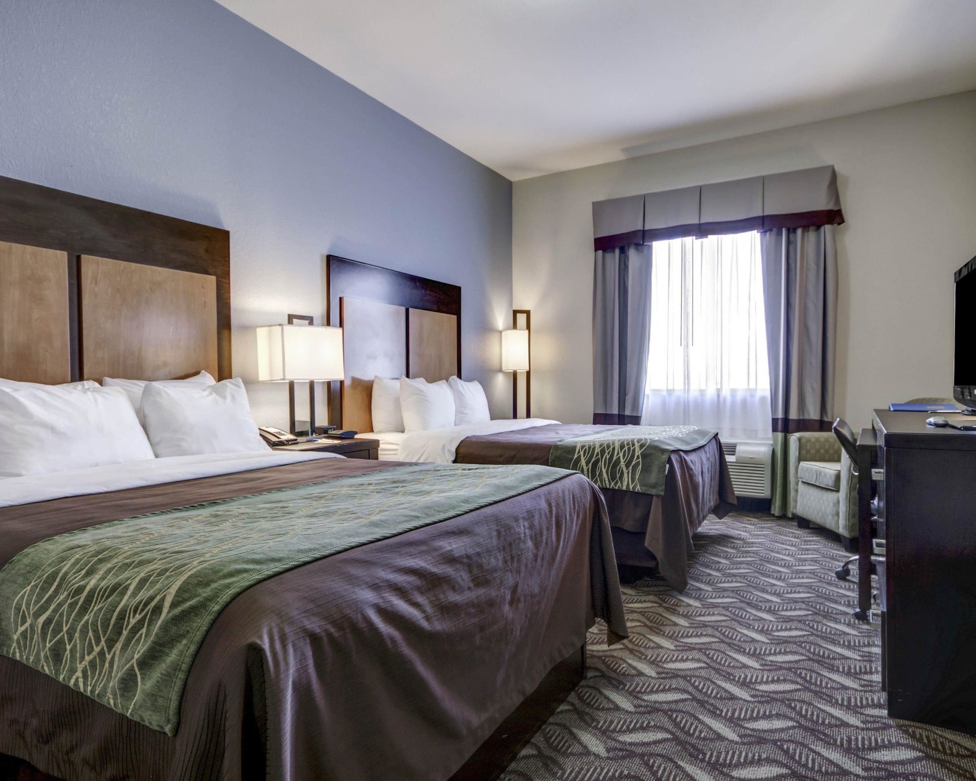 SUITE, KING BED