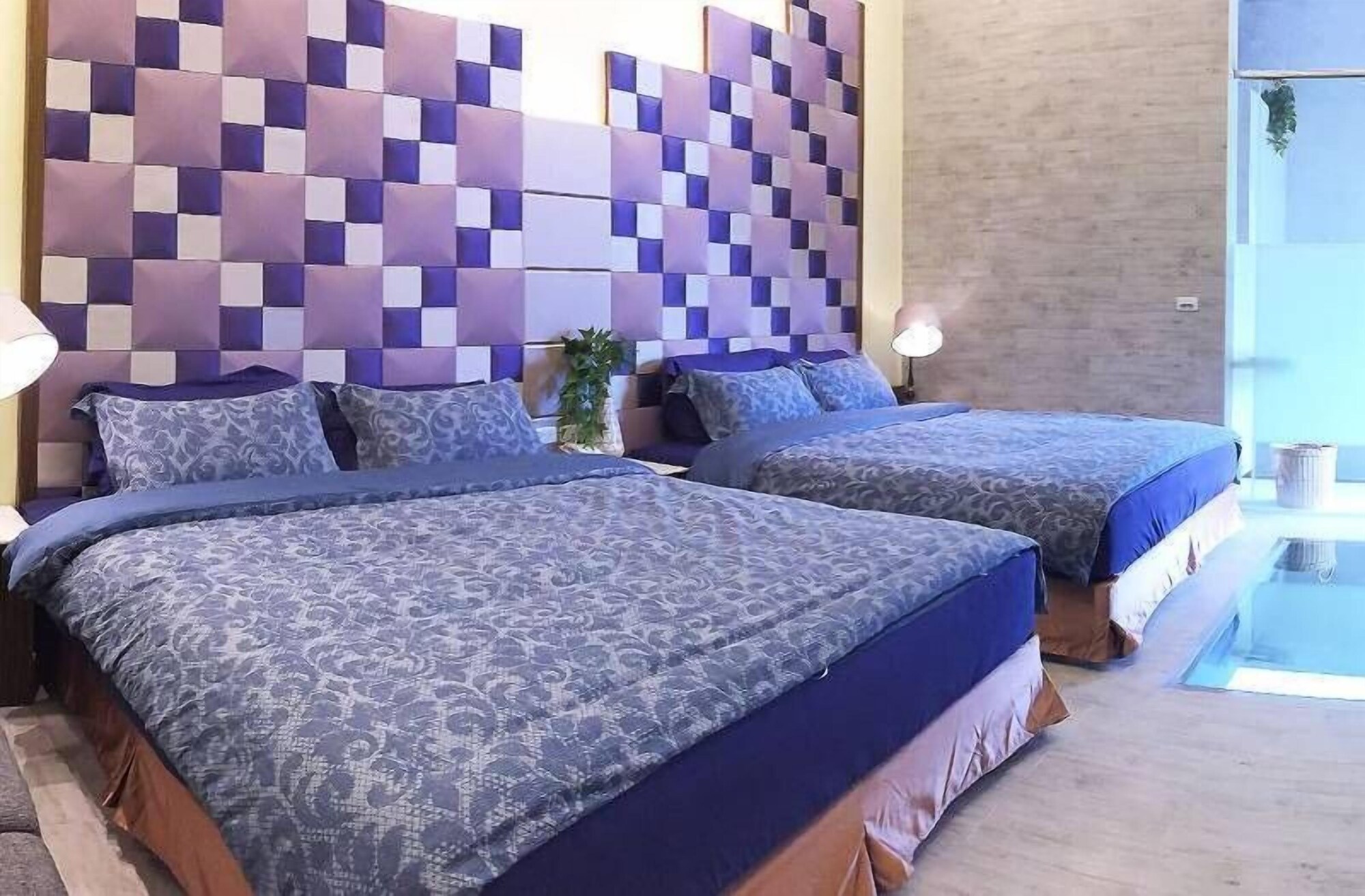 Deluxe, Quadruple, 2 King Beds, Lake Side