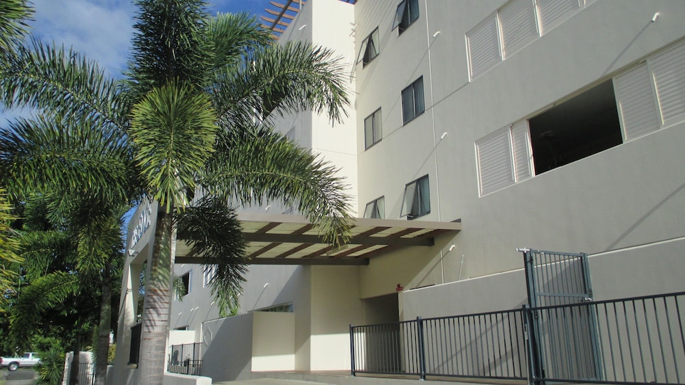 EDGE APARTMENTS CAIRNS 2/75