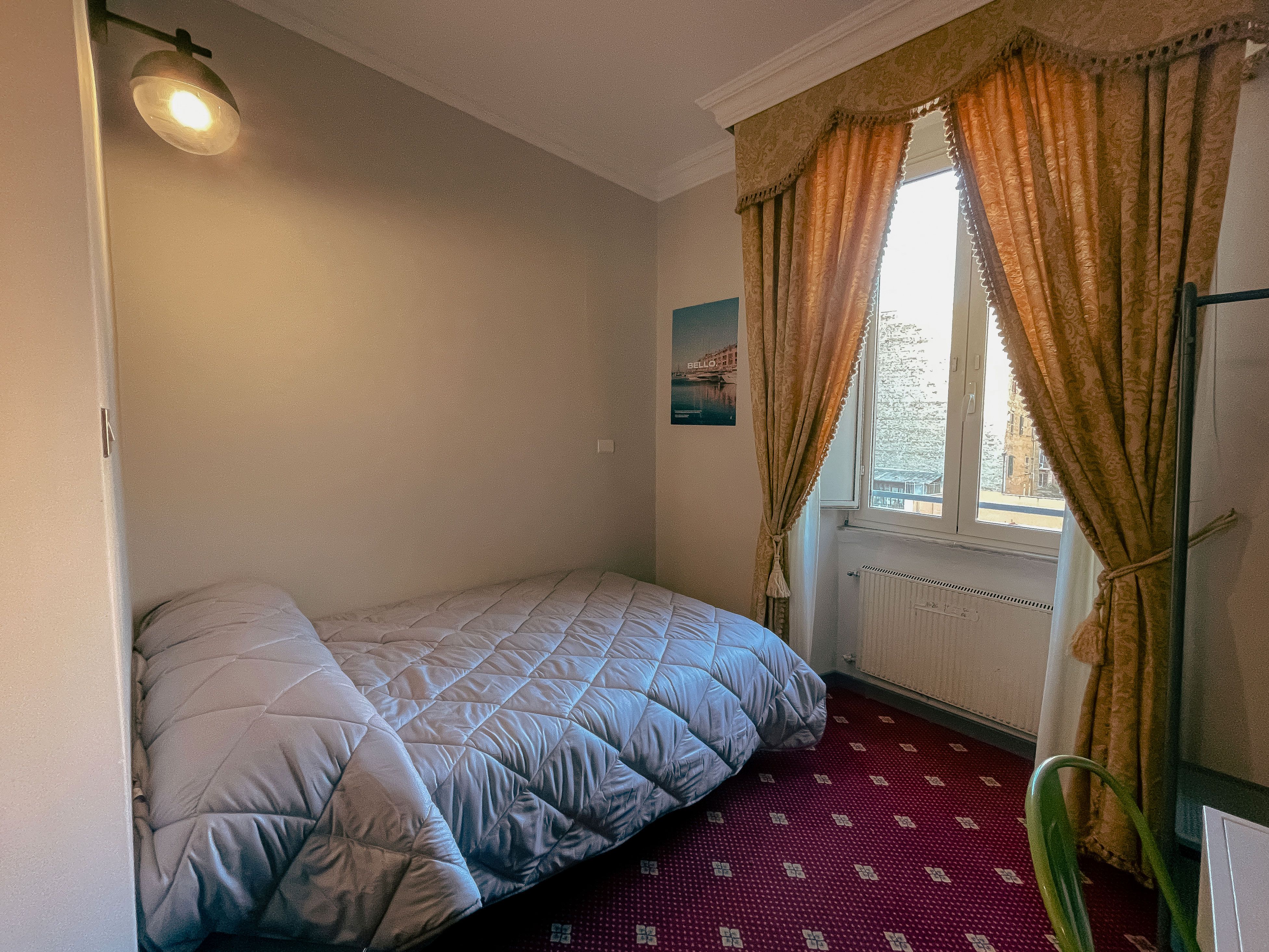 Budget, French Bed