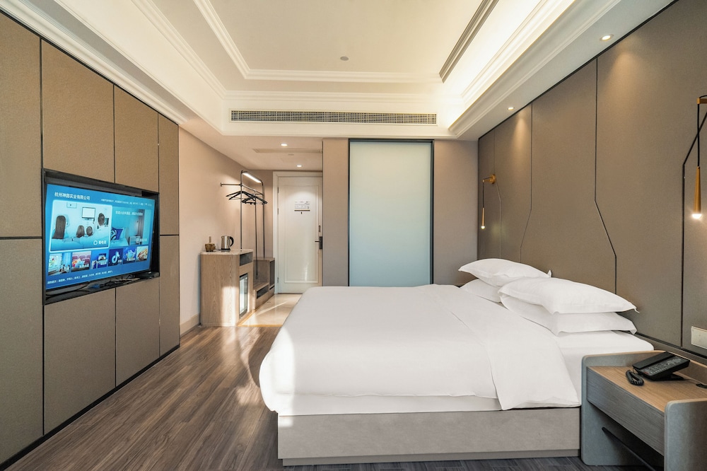 Superior, King Bed