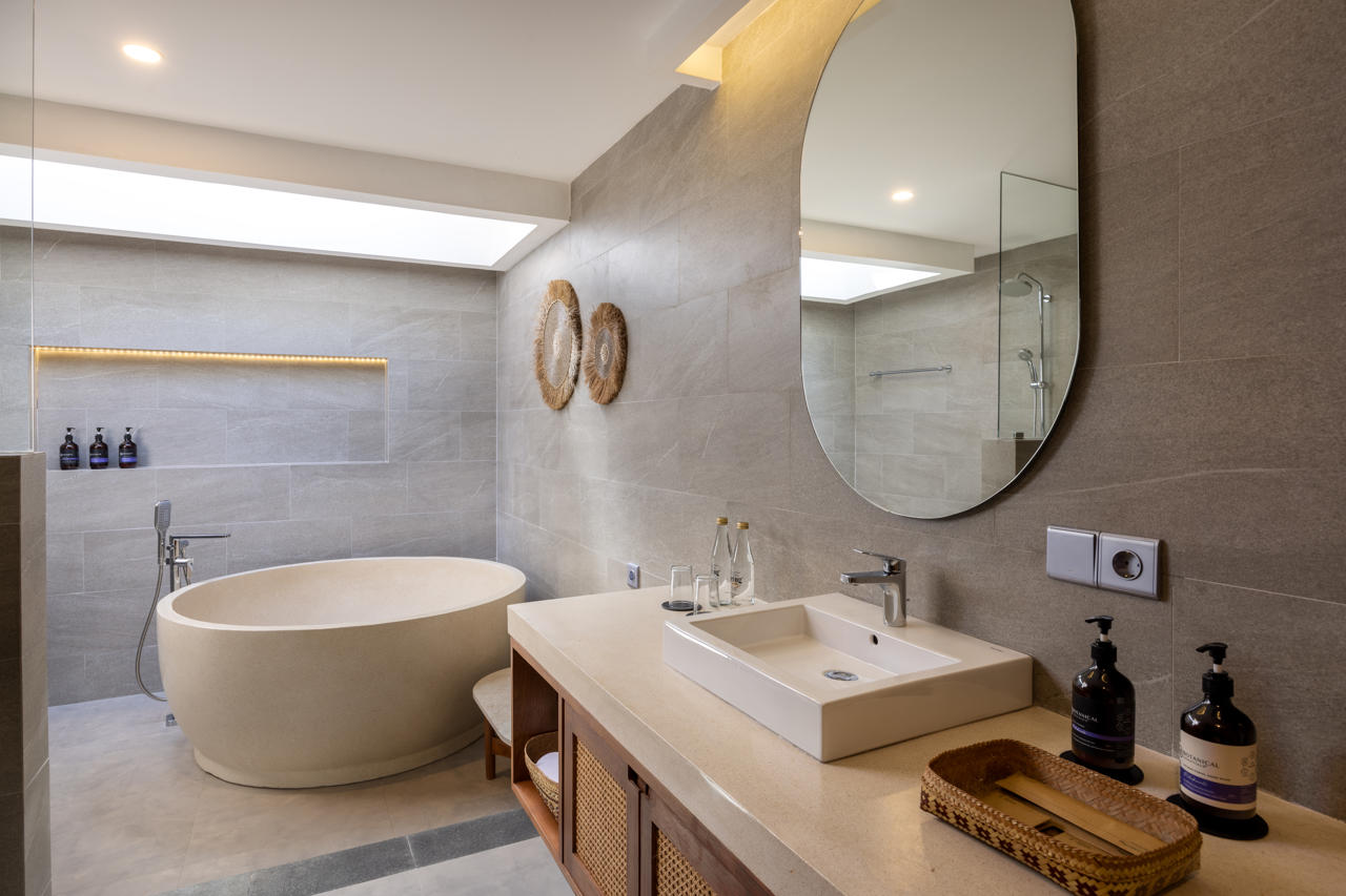Tonys Villas and Resort Seminyak Bali 41/42
