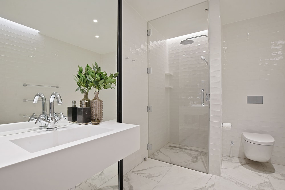 Whitfield Street Residences by Aeria Apartments 46/50