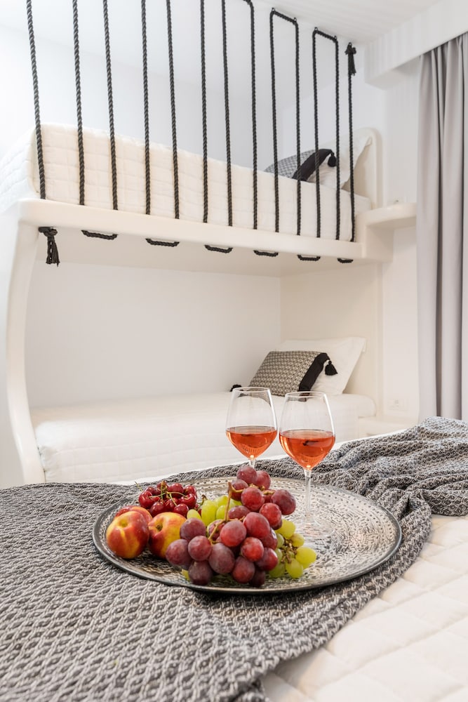 Alenor City Hotel 43/57