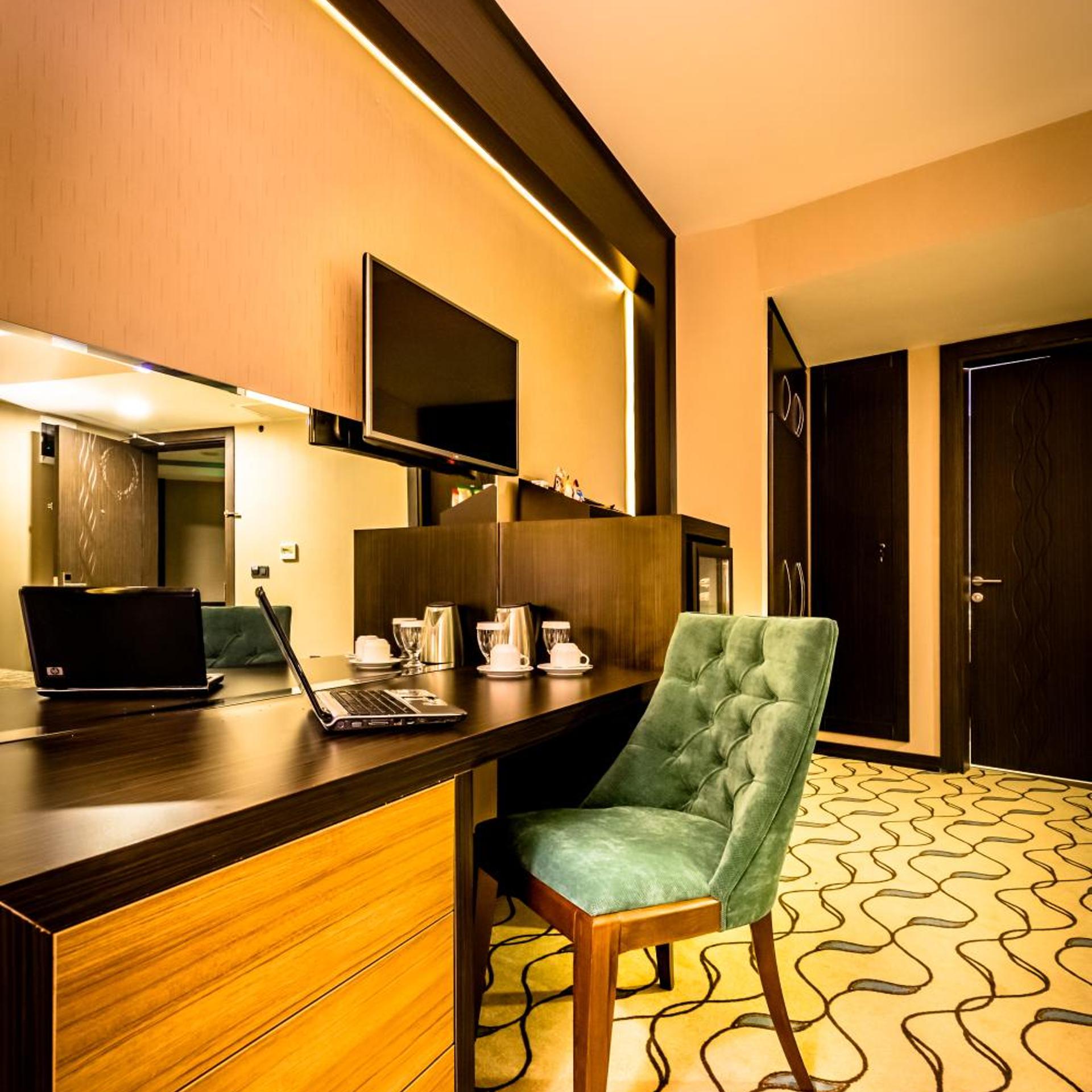 Lozengrad Hotel 40/48