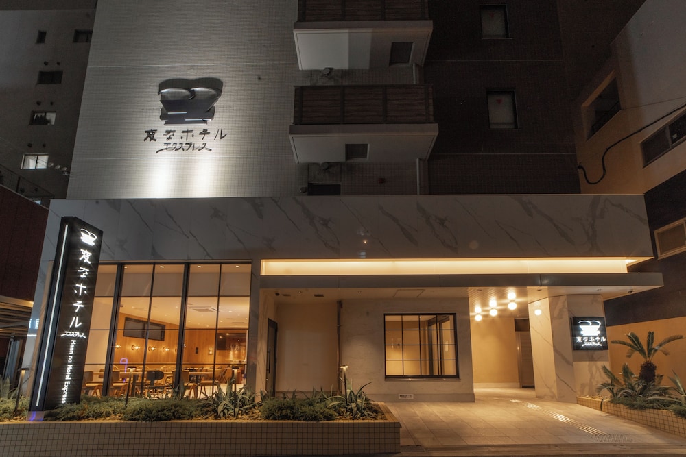 Cinnamon Hotel 2/58