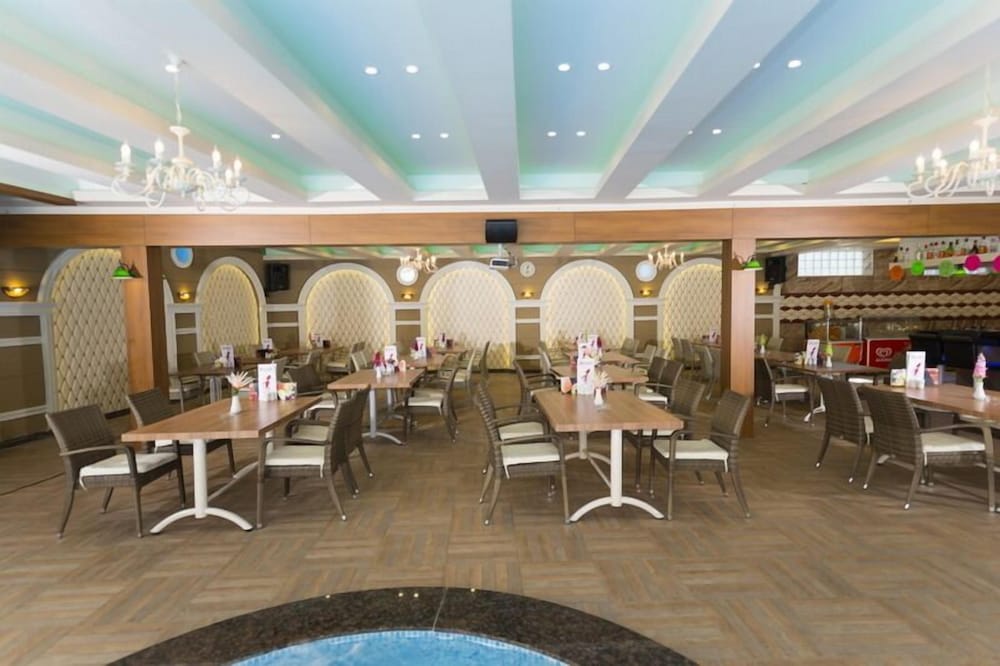 Lavinia Apart Hotel 56/66