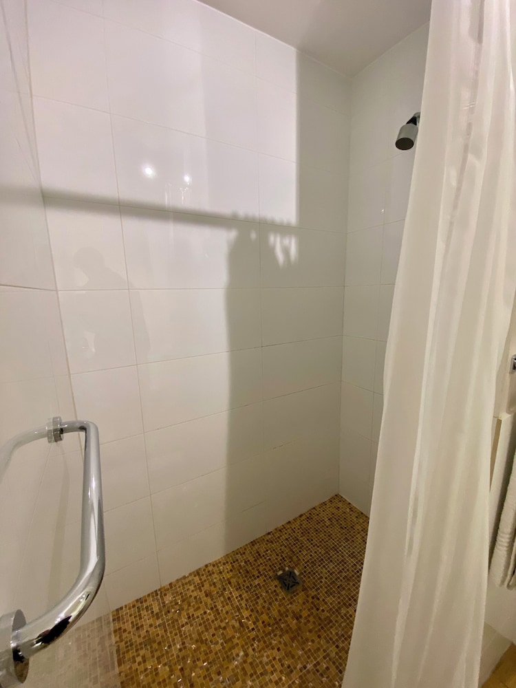 Midtown Rentals At The Four Seasons 35/38