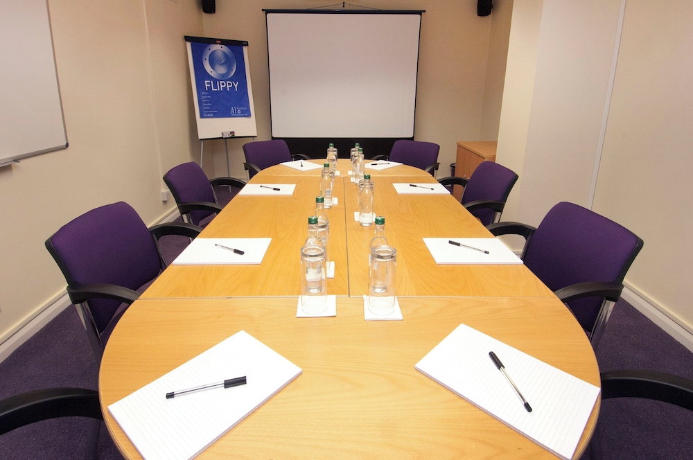 Premier Inn London County Hall 39/49