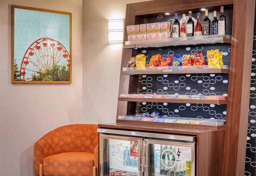 Hampton Inn Portland East photo2