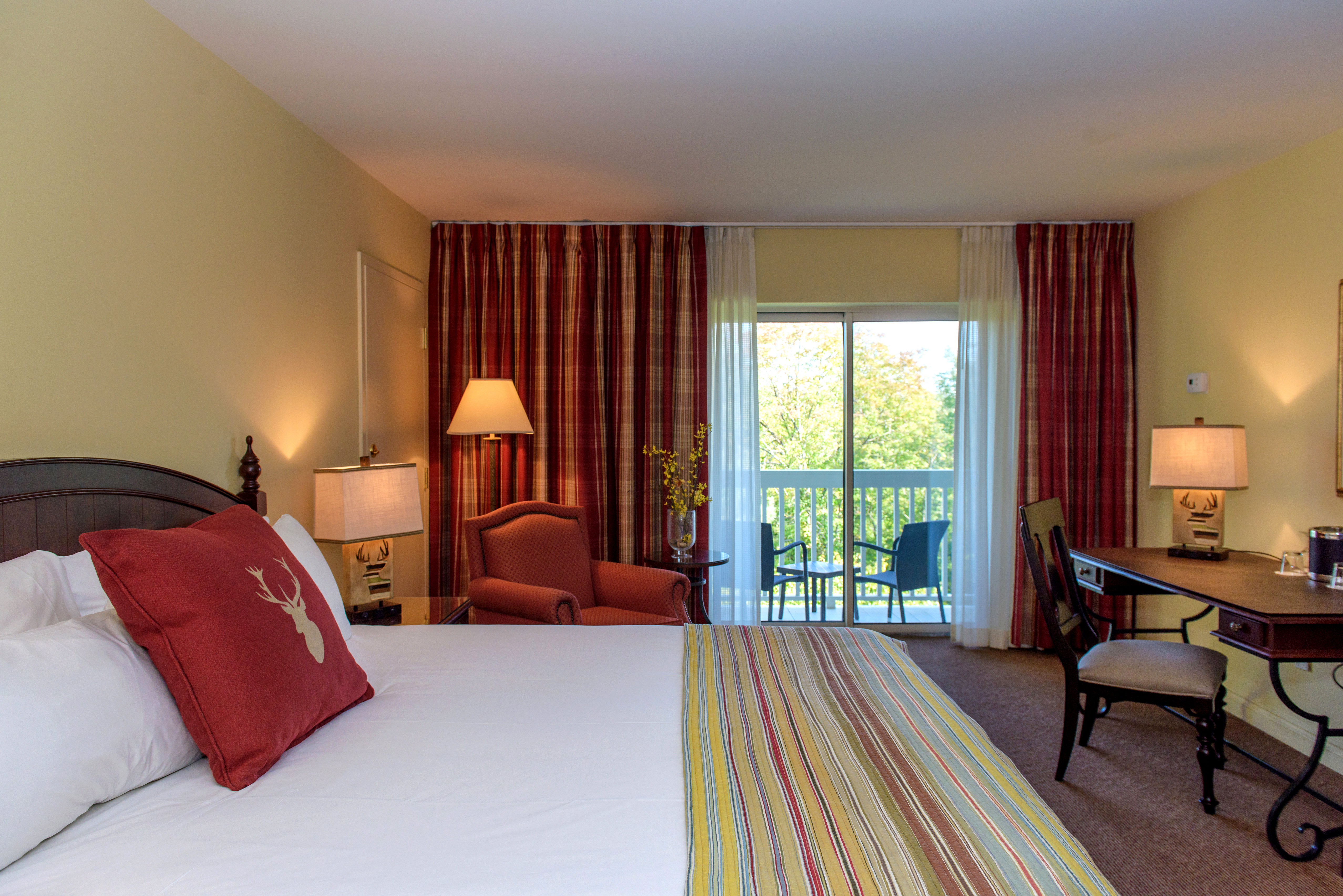 Deerhurst Resort 10/50
