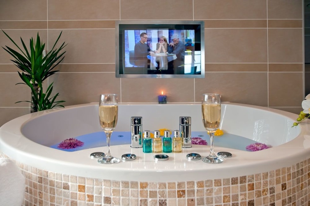 Sweetheart, Executive, Suite, Queen Bed