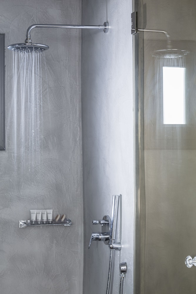 Aroma Suites 65/65