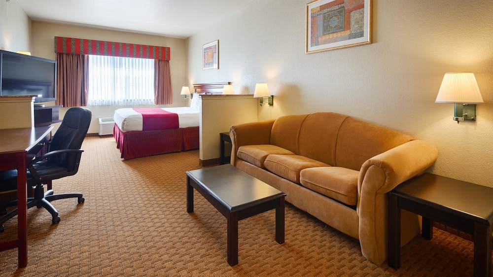 SURESTAY PLUS HOTEL BY BEST WESTERN QUANAH 21/28
