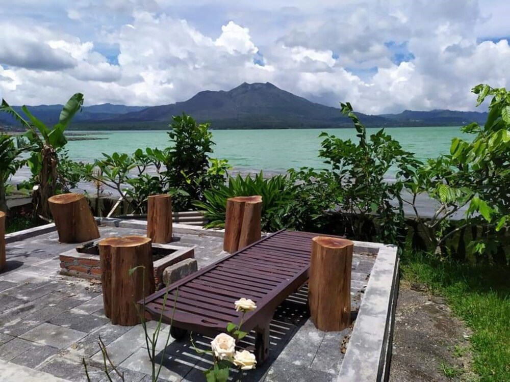 Batur Green Lake by ZUZU 30/33