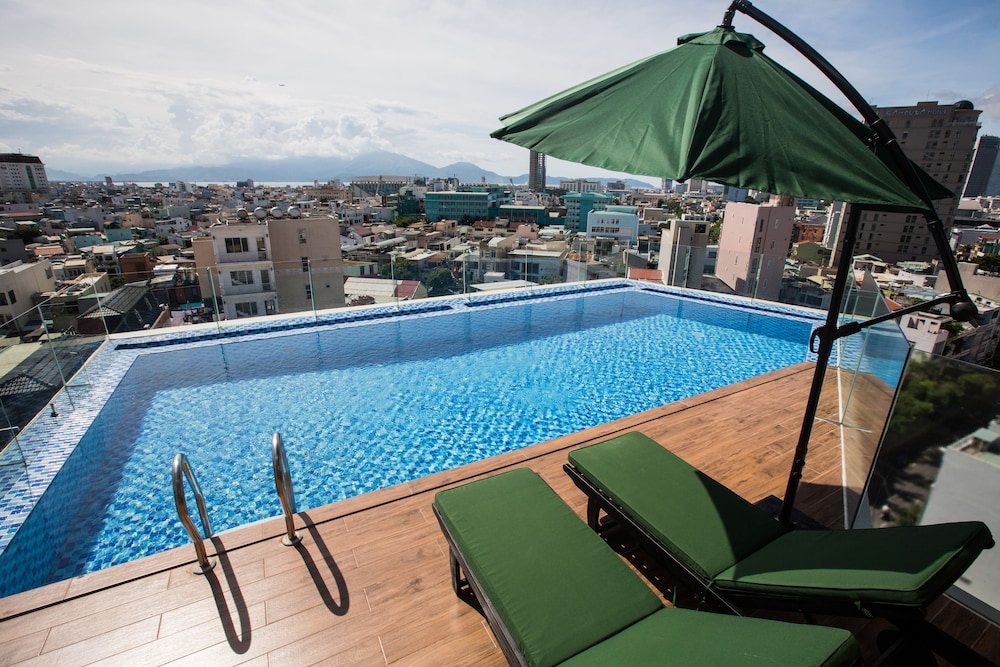 Central Hotel & Spa 44/67