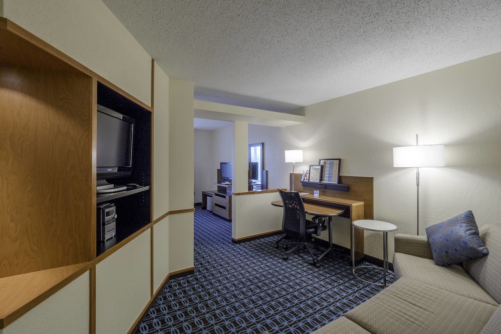Fairfield Inn Suites Cleveland Streetsboro 30/36