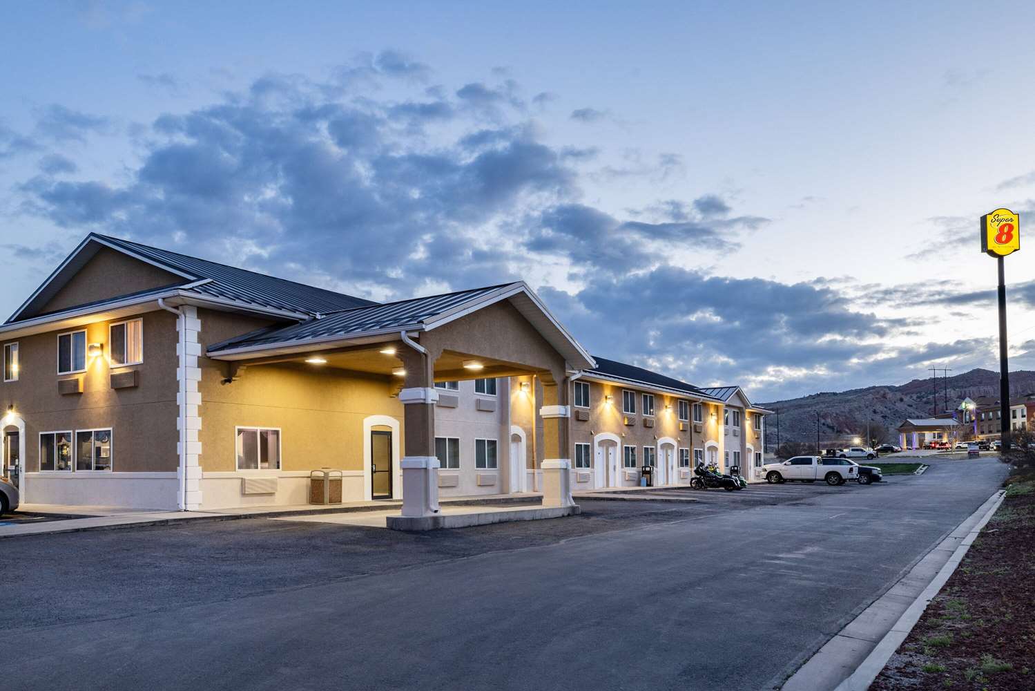 Super 8 by Wyndham Richfield UT 5/26