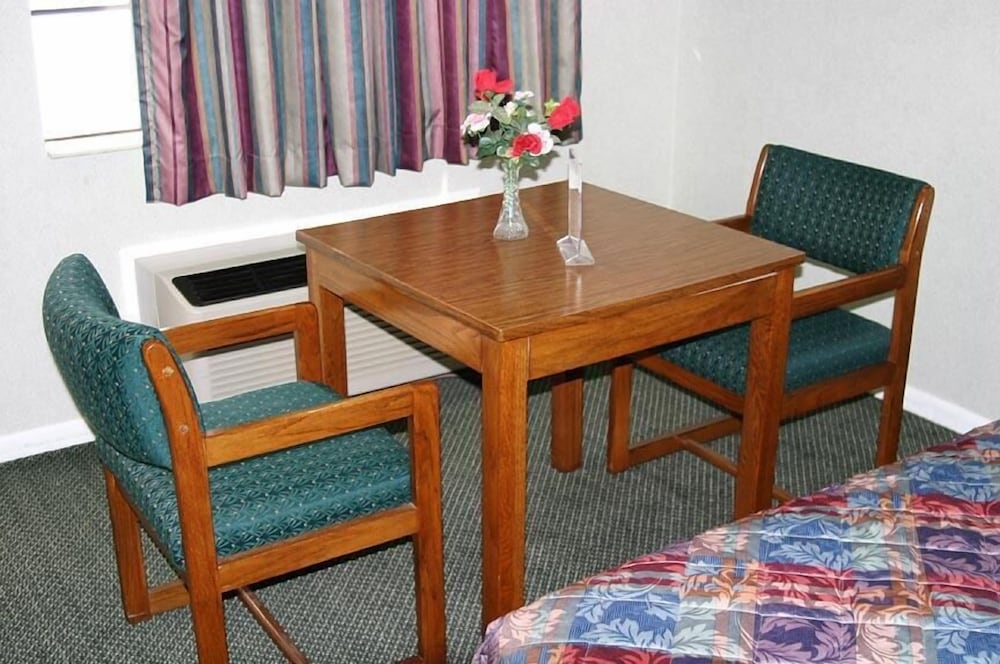 Express Inn Suites 31/52