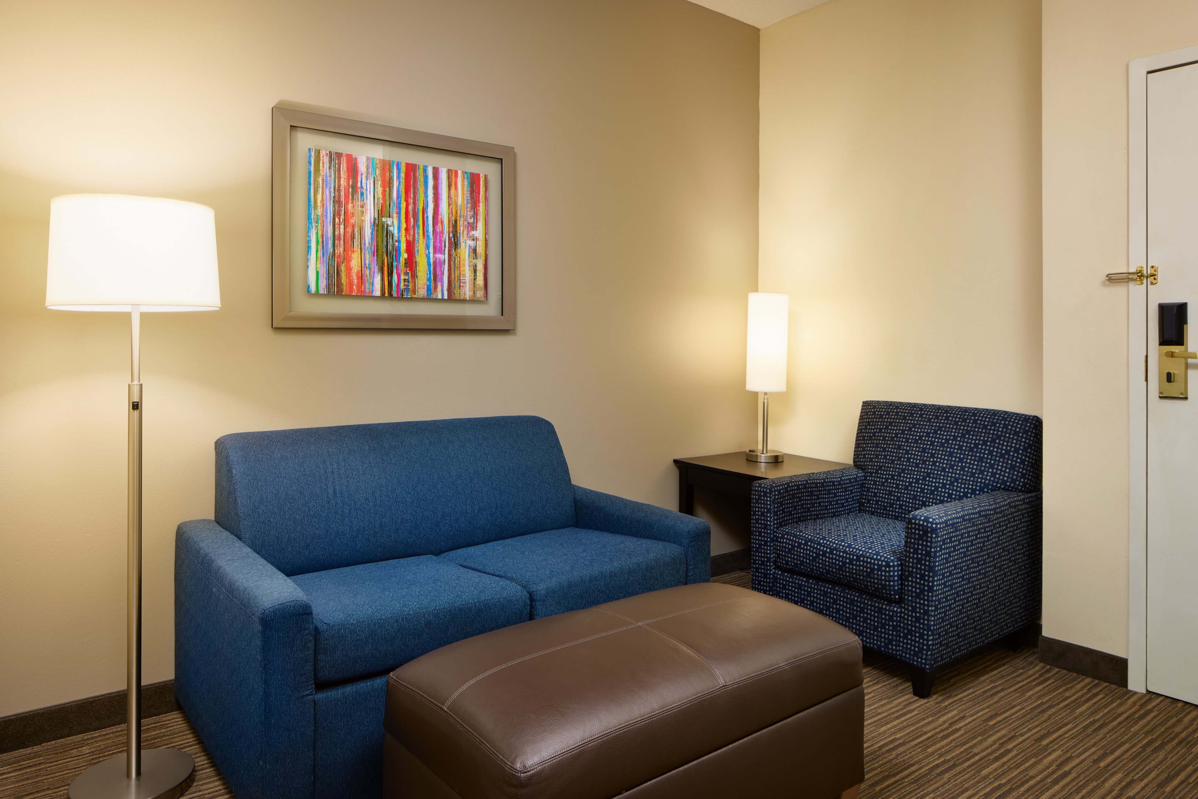 Holiday Inn Express & Suites Alpharetta - Windward Parkway 16/33