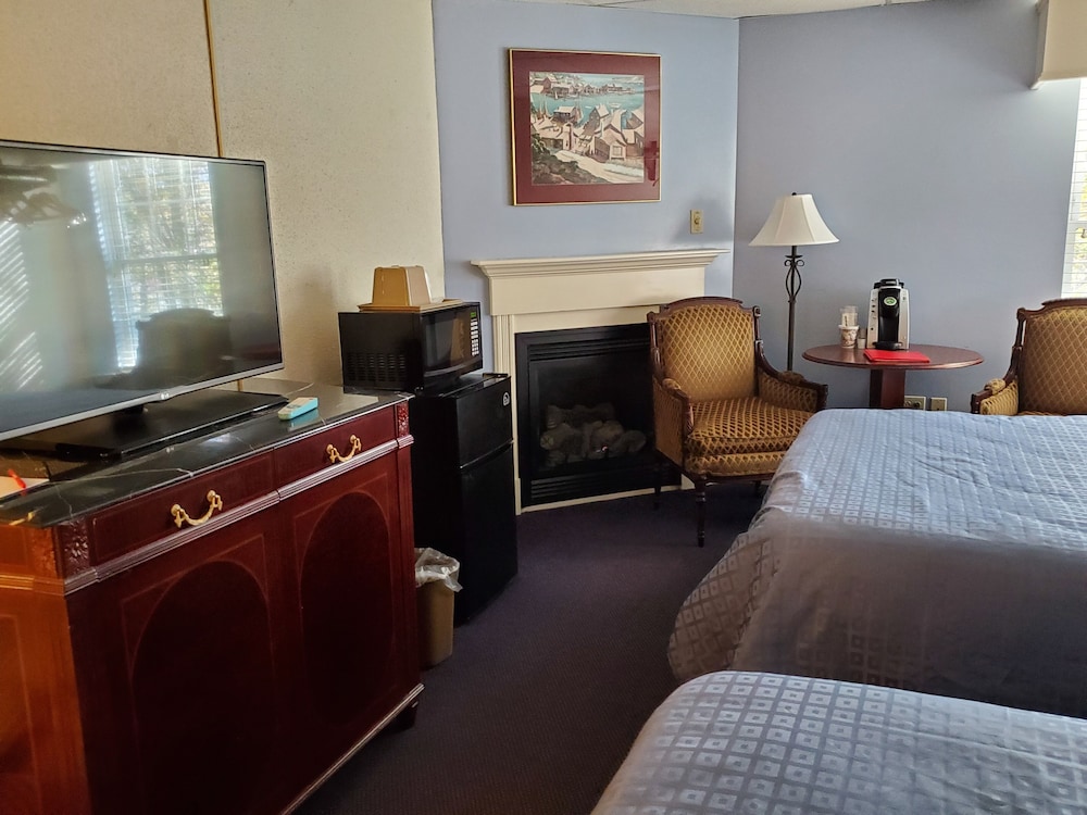 Fireside Inn And Suites 18/64