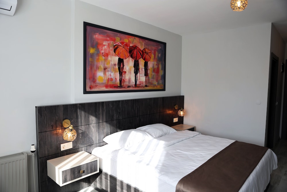 Sar-Per Suites & Hotel 11/31