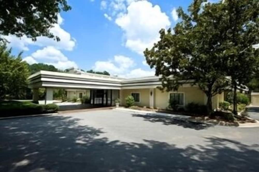 Budgetel Inn & Suites Atlanta 38/41