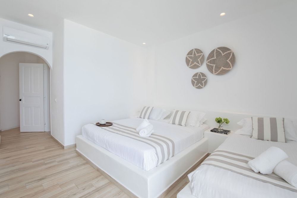 DELUXE, TRIPLE, 1 QUEEN AND 1 SINGLE BED, SEA VIEW, BALCONY