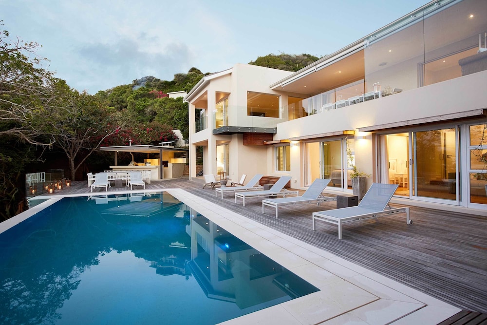 Number Eleven Self Catering Villa 8/24