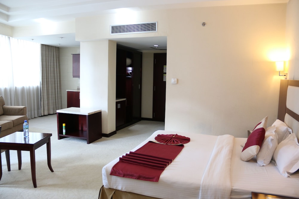 Harmony Hotel 6/22