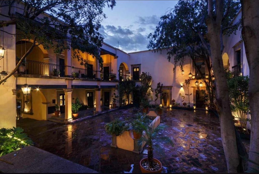 Meson de Santa Rosa Luxury Hotel 2/70
