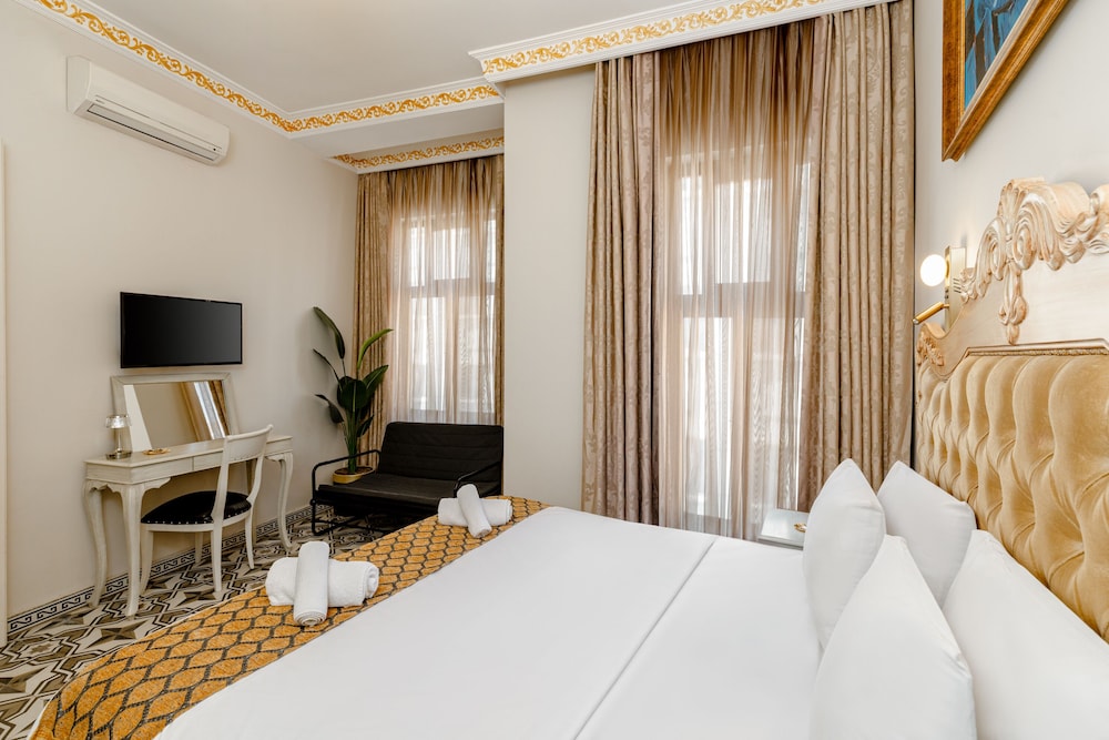 Felicity Palace Sirkeci 24/47