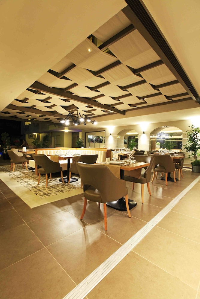 Sun City Apartments 30/42