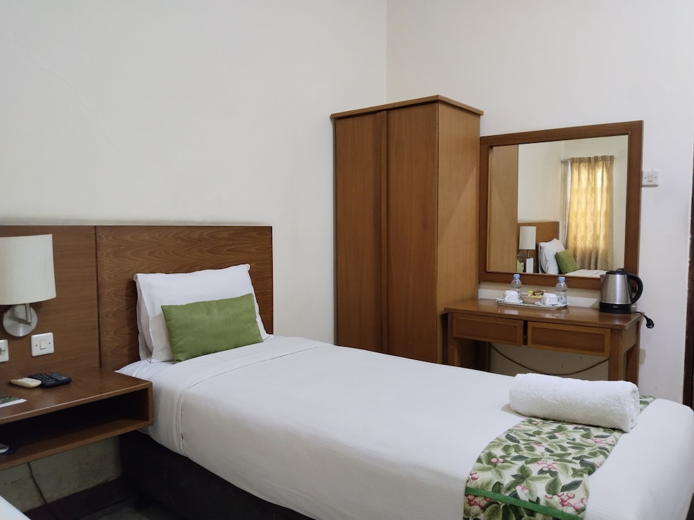 The Garden Family Guest House 33/50