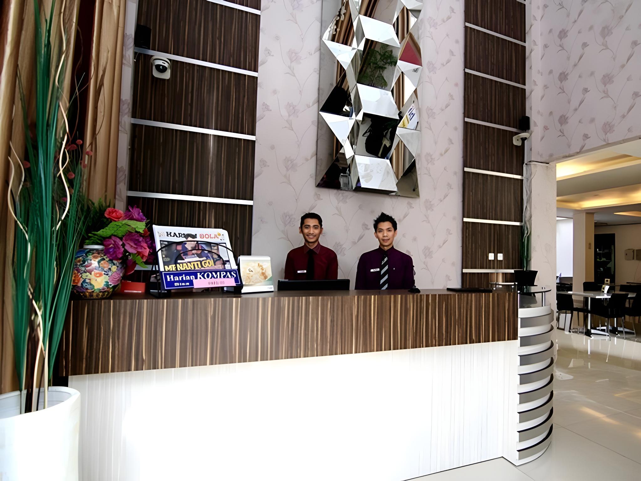 Latief Inn 10/33